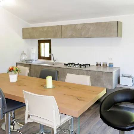 Serrani-3 By Interhome Cologna (Teramo)